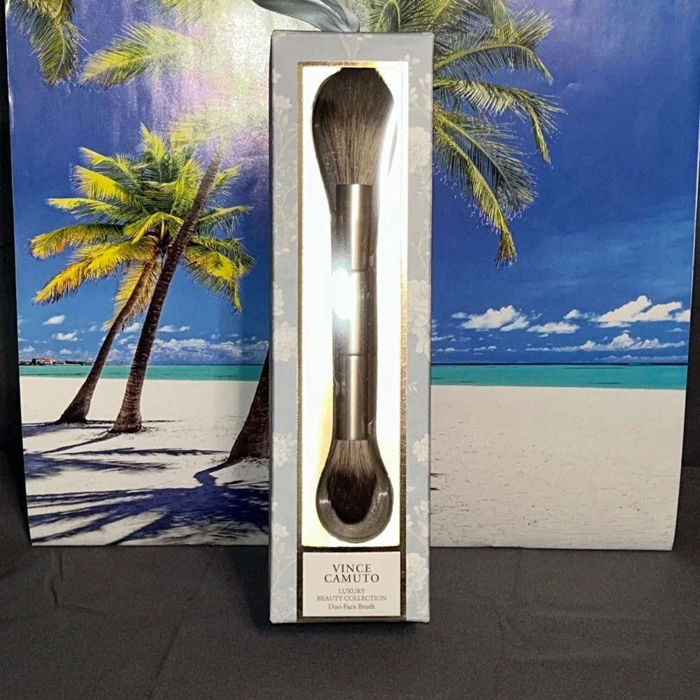 Vince Camuto Luxury Beauty Collection Duo Face Brush Silver Wood New